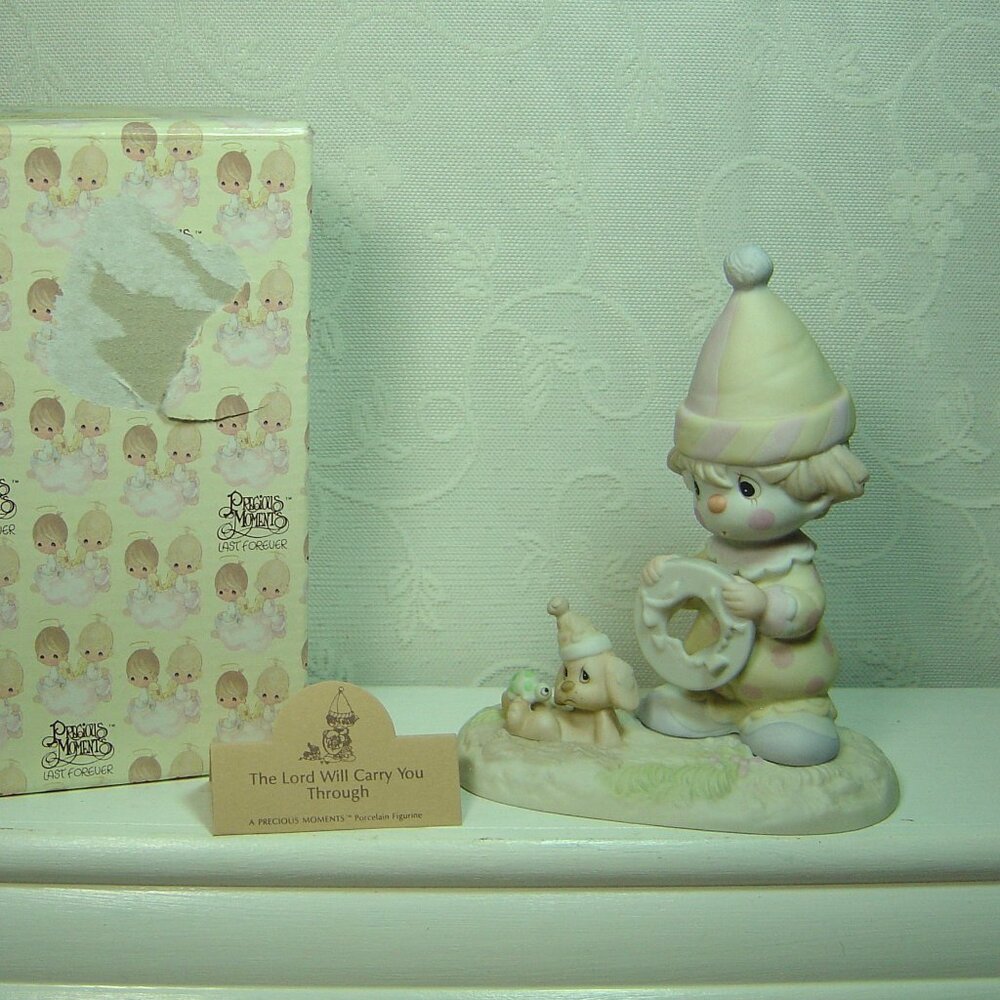 Precious Moments figurine-The Lord Will Carry You Through-1985-with box